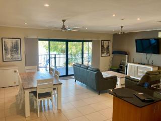 Black Wattle Bungalow 30 Lake Bennett - 5