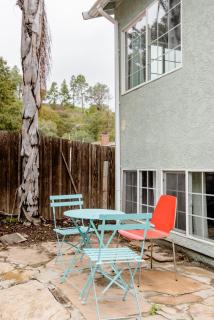 Adorable studio In Oakland Zoo Neib - 1