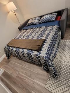 Elegance by Mal and Al Luxury Private Bsmt Suite - 8