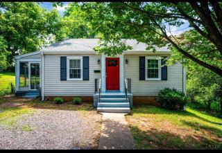 Sage & Stone Cottage - 9