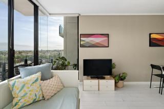 Ocean view apartment close to CBD with indoor pool. - 3