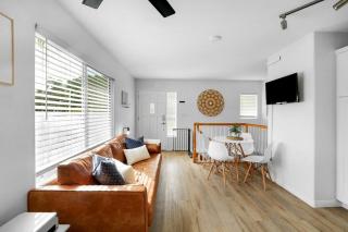 Beacons Beach Cottage - 7