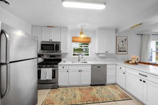 Carlsbad Beach Bungalow - 5