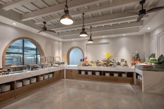 Wanda Yi, Suite Xishuangbanna - 6