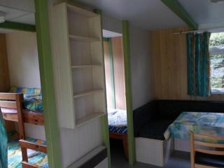 Chalet 3 Chambres avec Terrasse - Parfait pour 6 Personnes - API-1-52-991 - 8