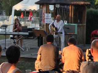 Mobil-home 38m² avec terrasse pour 6 personnes - API-1-52-1008 - 2