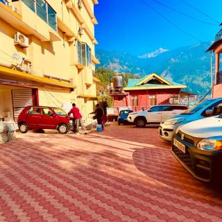 The Vaikunth Resort-Centrally Heated & Air Cooled # Near Mall Road # Big Parking # Lift # Spacious Rooms # Most Awarded # Property Of The Year # - 6