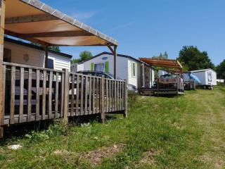 Mobil-home confortable avec terrasse pour 5 personnes - API-1-52-1020 - 4