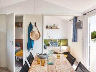 Mobil-home avec terrasse à Hyères - API-1-52-1038 - 0