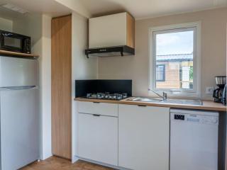 Mobil home confortable avec terrasse à Tréguennec - API-1-52-1036 - 8