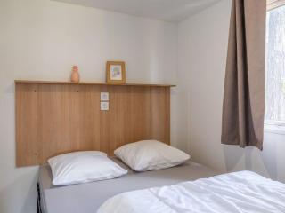 Mobil home confortable avec terrasse à Tréguennec - API-1-52-1036 - 6