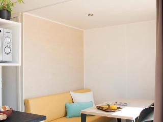 Mobil-Home Cozy avec Terrasse à Roquebrune-sur-Argens - API-1-52-1053 - 4