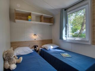 Mobil home confortable avec terrasse à Groléjac - API-1-52-1067 - 3