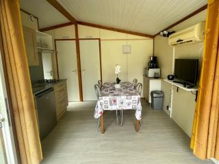 Chalet de 26m² avec Terrasse pour 4 Personnes - API-1-52-1070 - 8