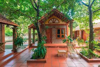 TAM FAMILY HOMESTAY and RESTAURANT - 4