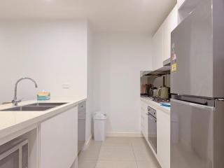 Family-Friendly Airport Oasis - 7