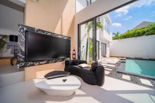 Bangtao New Luxury 7 Bedrooms Modern Space Aesthetic Design Private Pool Villa Private Movie Theater - 1