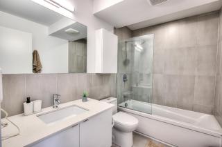 Tiny Penthouse Big Balcony Central & Cozy - 5