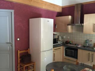 Gîte confortable avec terrasse à Salavas - API-1-52-1143 - 9