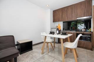 Duplex 1 BR Apt UTL B112 - Direct Pool Access - 6