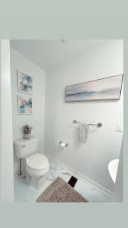 Charming 2-Bed Aesthetic Retreat Grimsby OnTheLake - 9