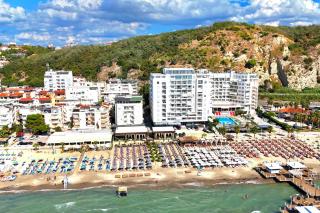 Beachfront & Sea View Apartment 101 - Happy Rentals - 8