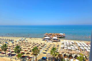 Beachfront & Sea View Apartment 101 - Happy Rentals - 7