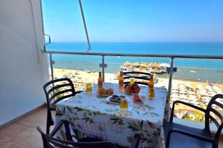 Beachfront & Sea View Apartment 101 - Happy Rentals - 2