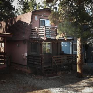 Cozy Cabin Among The Pines - 0