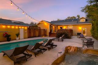 Modern Napa 3BD Wine Country Escape with Pool and Spa - 0