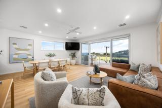 BlueBelles - Coastal Chic Overlooking Maslin Beach - 0