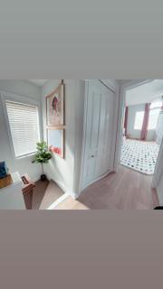 Charming 2-Bed Aesthetic Retreat Grimsby OnTheLake - 2