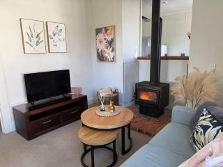 Hawke's Bay Escape - Railway Cottage - 4