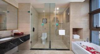 Vienna Hotel Henan Xinyang East Zone of Central Hospital - 2