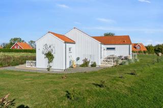 Modern Holiday Home With Sea View For 8 - 7