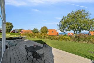 Modern Holiday Home With Sea View For 8 - 6