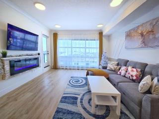 Modern Bright 2BR Condo City View DT Balcony Free Parking In Suite Laundry - 0