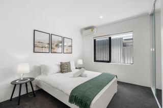 Luxury Oasis- Modern coastal escape near Fremantle - 6