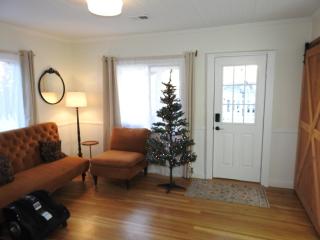 Miners Choice 3 Bedroom on Main St Bonus Rooms Sleeps up to 9 TV WIFI Piano - 9