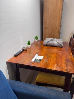 Cozy studio with Dolby Sounds Hiranandani Estate - 3