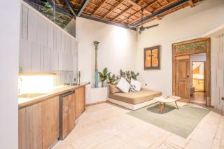 Chic 1-BR Villa with Pool, 800m from Echo Beach - Canggu - 3