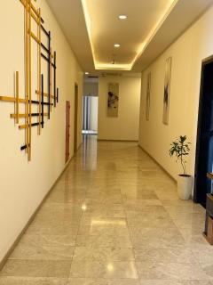 Season Inn Hotel - 8