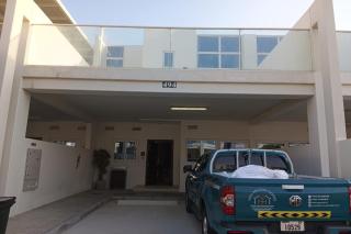 Luxury 4BR Villa with Private Garden - 9