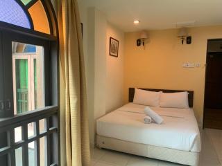 D'Feringghi Hotel - 9