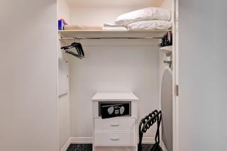 Vintage Lair STUDIO Balcony F1 SPHERE VIEW Tower 3 - 9