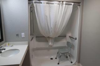 Super 8 by Wyndham Savannah - 8