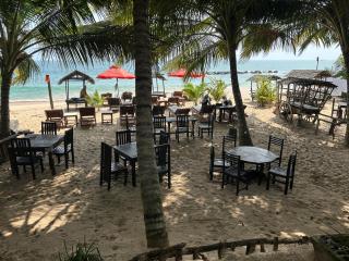 IN Lanka Hotel and Restaurant - 6