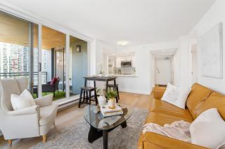 Bright and Spacious 2-Bed Home Steps from Stadium District - 2