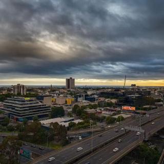Stylish Southbank Apartment Prime Location - 6