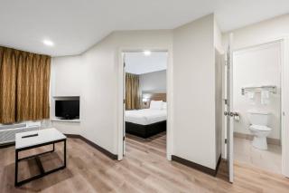 MainStay Suites Raleigh North - 5